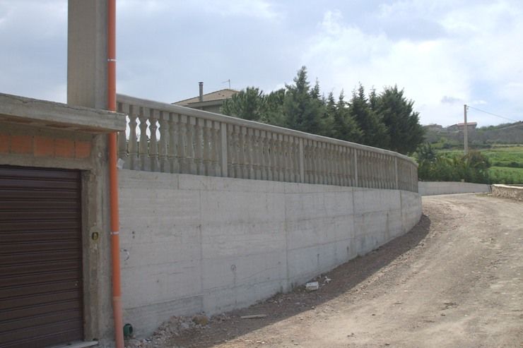 Baldo - Grotte - Progettazione e installazione ringhiere con balaustri in cemento