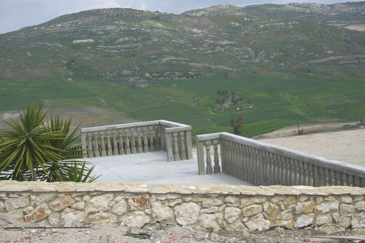 Baldo - Grotte - Progettazione e installazione ringhiere con balaustri in cemento