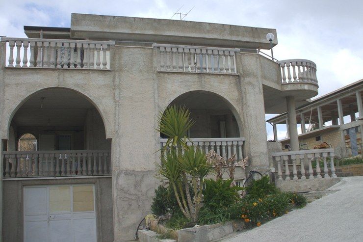 Baldo - Grotte - Progettazione e installazione ringhiere con balaustri in cemento