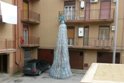 Albero di Natale "ecologico" nel cortile di Via Madonna delle Grazie
