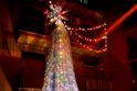 Albero di Natale "ecologico" nel cortile di Via Madonna delle Grazie