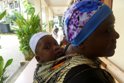 Un piccolo paziente musulmano con la mamma