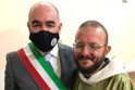 Il sindaco Alfonso Provvidenza e don Gaspare Sutera