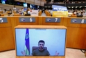 Il presidente dell'Ucraina Zelensky in collegamentyo con il Parlamento Europeo