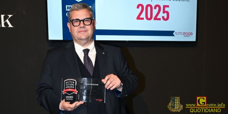 Antonio Mancuso con il "Better Future Awards"