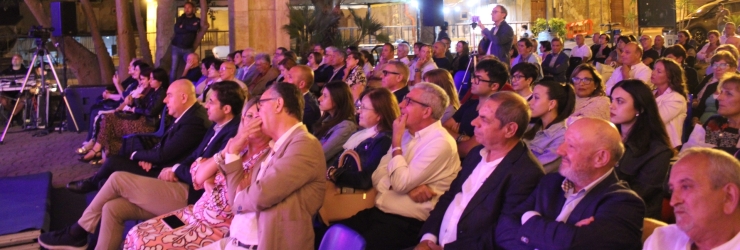 Il pubblico in Piazza Umberto I