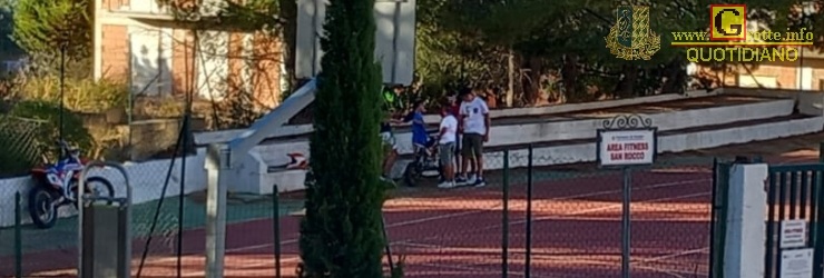 Atto vandalico nel campetto San Rocco: incursione di motociclette e mini moto