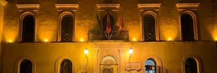 Il Palazzo Municipale di Grotte si illumina di giallo per ricordare la Shoah