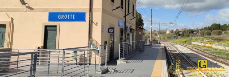 Stazione ferroviaria di Grotte