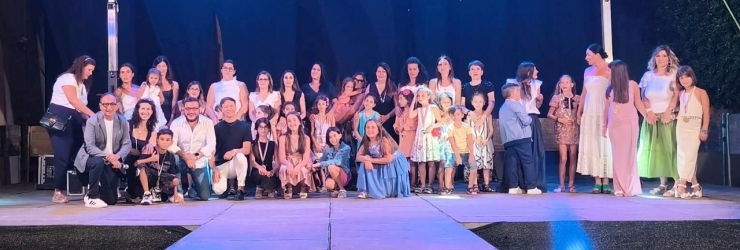 Moda sotto le stelle a Grotte; la sfilata dei piccoli in Piazza Umberto I