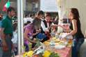 Grande festa CONAD: distribuzione di pane e nutella, succhi di frutta e acqua