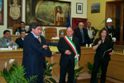 Consegna della targa al figlio del Comm. Bellomo